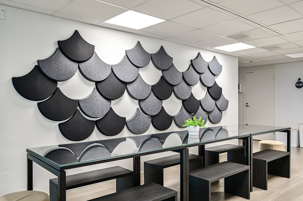 Taukotilan sisustussuunnittelu. Mustavalkoinen sisustus. Sisu Interior.